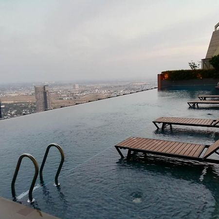 Impian II - The Peak Residence Phnom Pen Exterior foto