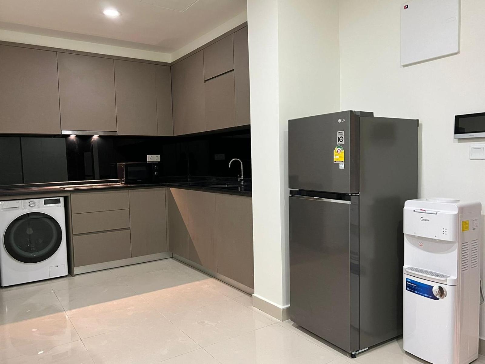 Impian II - The Peak Residence Phnom Pen Exterior foto